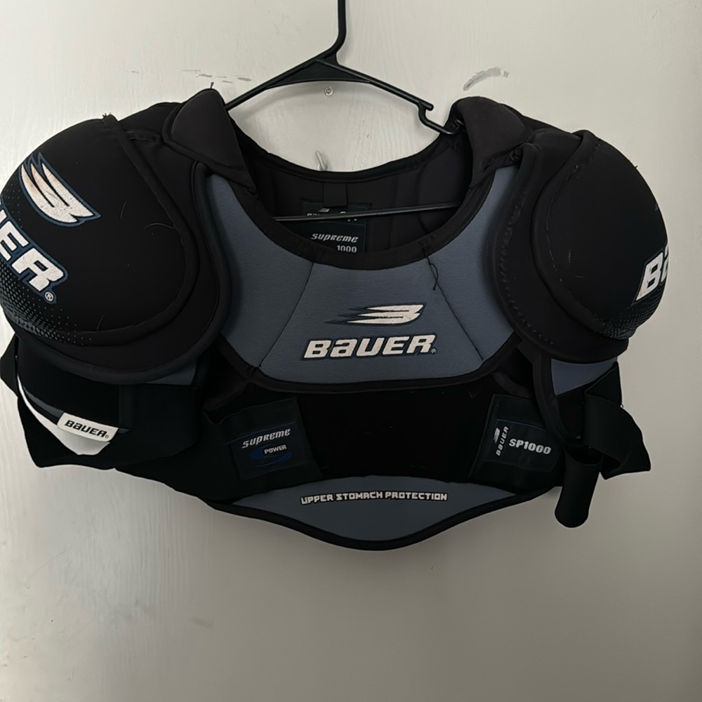 Bauer SP1000 Supreme Size S/P Hockey Pads.